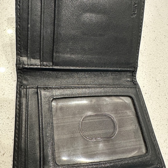 Tumi Black Leather Billfold - Picture 4 of 10